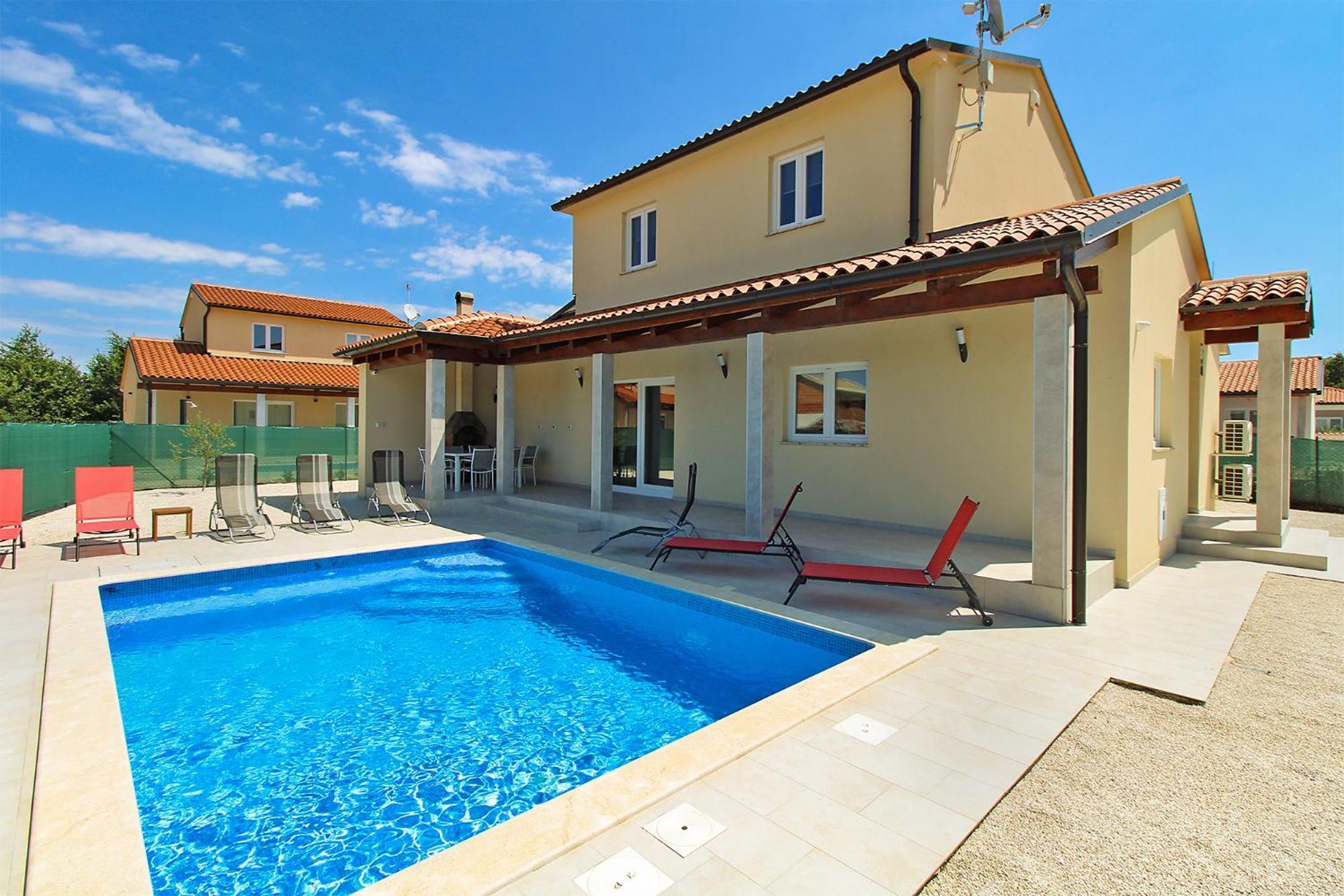 Holiday home Lovor 2351
